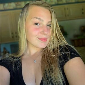 Meet your Posher, Adriana